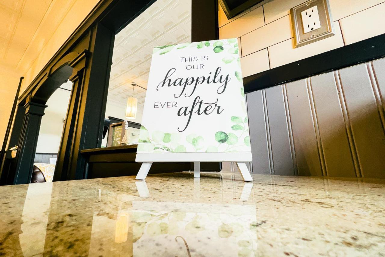 The Pub- 8Br Free Parking, Minutes From Falls & Casino Niagara Falls Exterior foto