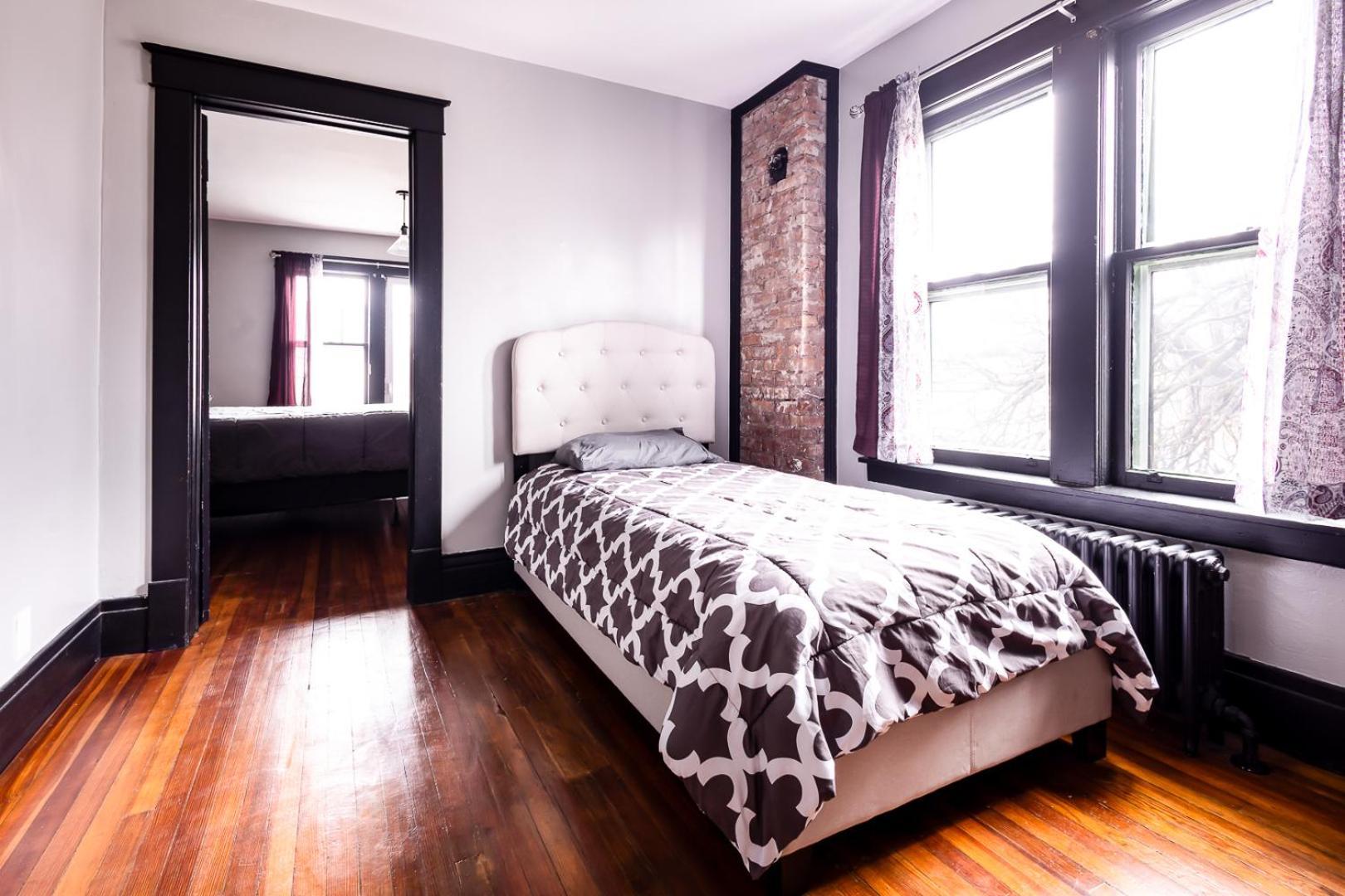 The Pub- 8Br Free Parking, Minutes From Falls & Casino Niagara Falls Exterior foto